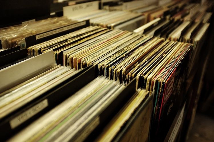 System-independent archiving of project files with PDF/A-3